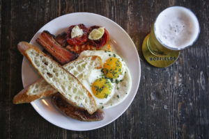 restaurants to eat at near university of texas