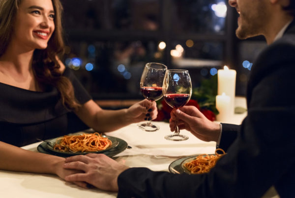 couple eating dinner